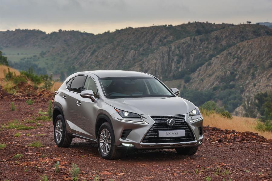  Lexus NX300 2017 года  (ZA) (фото 8 из 27)